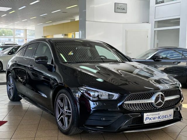 Mercedes-Benz CLA 200 AMG Line