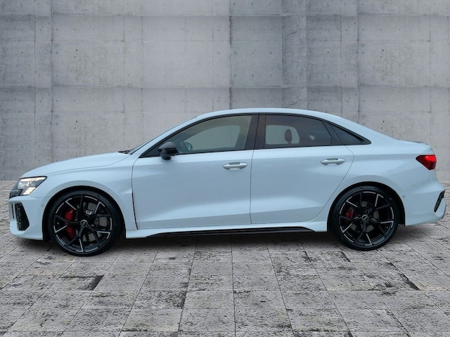 Audi RS3 Quattro S-Tronic Sedan