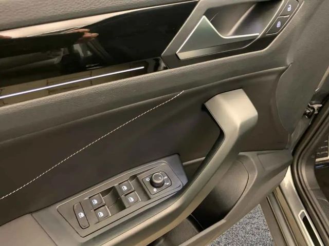 Volkswagen T-Roc 1.5 TSI DSG R-Line