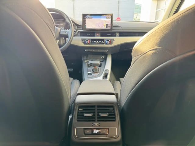 Audi A4 35 TDI Avant S-Line