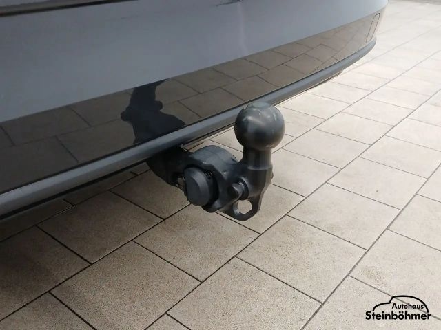 Volkswagen Golf 1.5 eTSI DSG Life Variant