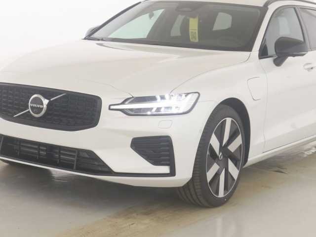 Volvo V60 AWD Dark Plus T6