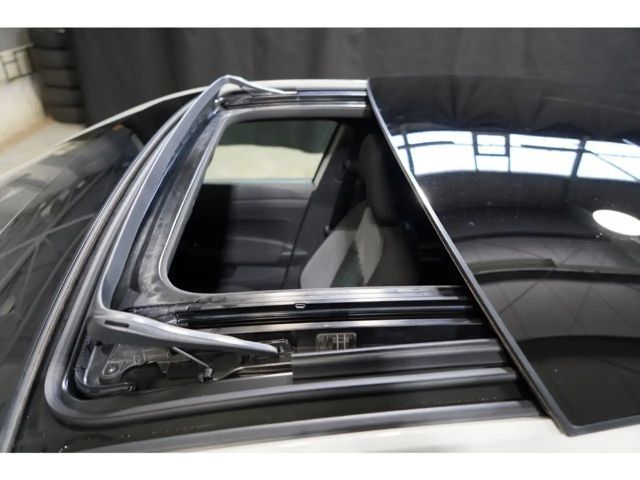 Volkswagen Polo 1.0 TSI DSG R-Line