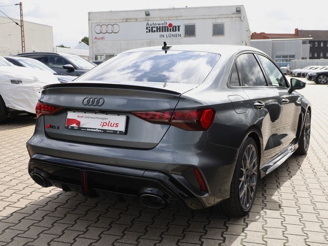 Audi RS3 Quattro S-Tronic Sedan