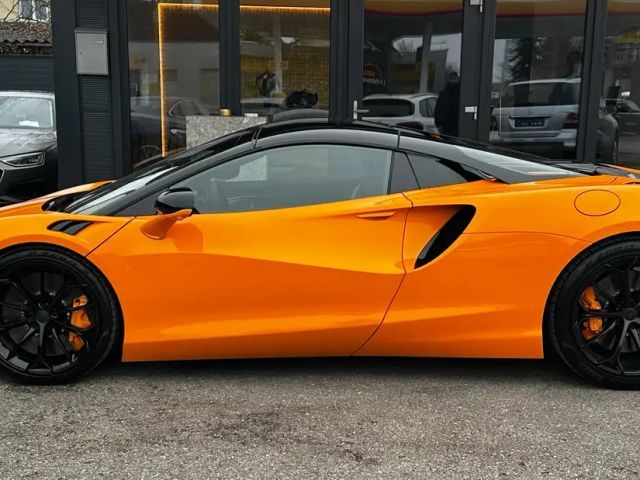 McLaren Artura Spider