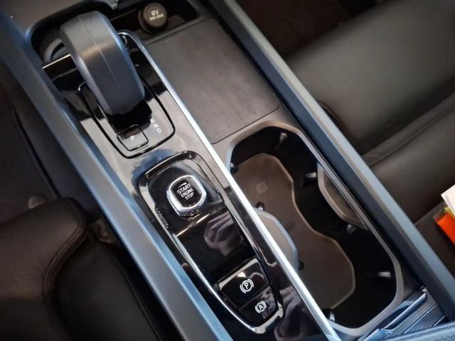 Volvo XC60 Dark Plus