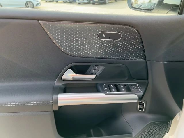 Mercedes-Benz B 180 Progressive Sedan