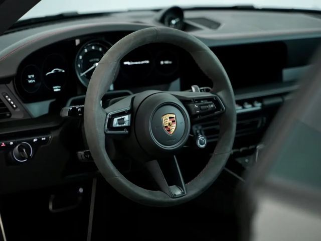 Porsche 992 Carrera Coupé GTS