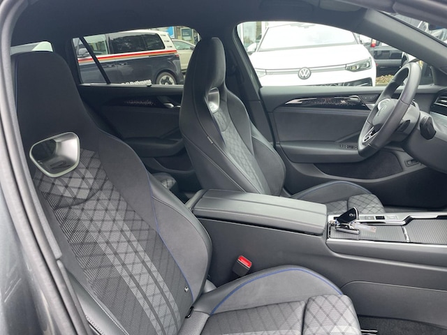 Volkswagen Passat DSG R-Line