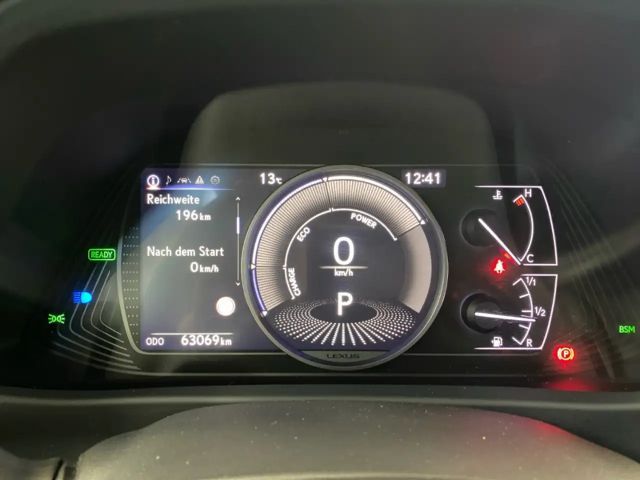 Lexus UX 250h Amazing edition