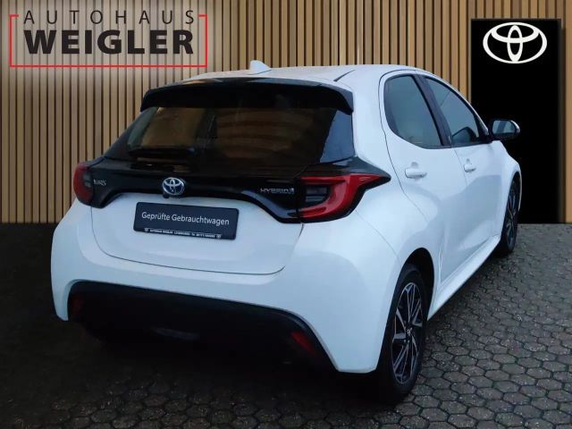 Toyota Yaris Hatchback Hybride Team D