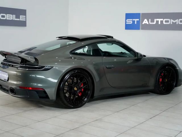 Porsche 992 Carrera Coupé GTS