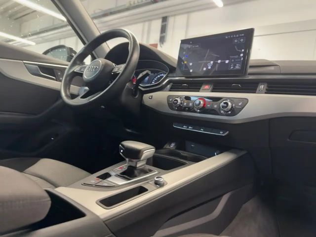 Audi A4 35 TDI S-Line