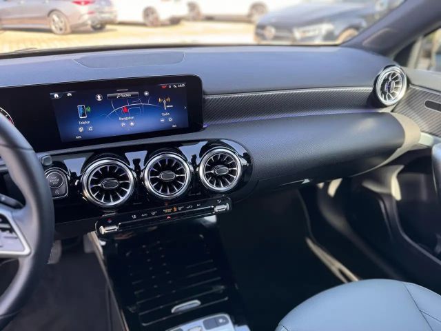 Mercedes-Benz A 200 Progressive