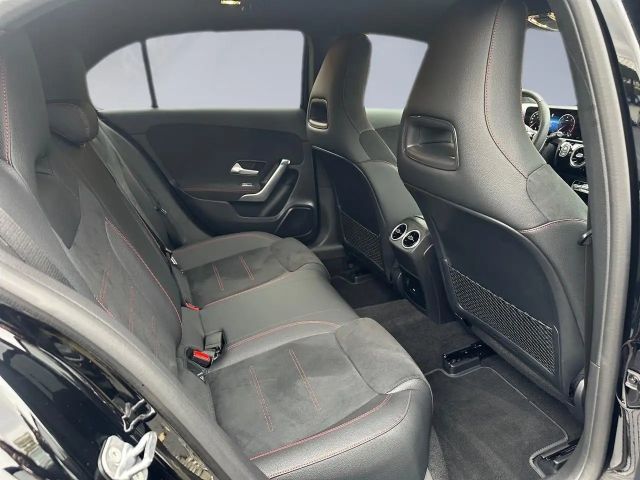 Mercedes-Benz A 180 A 180 d AMG Line