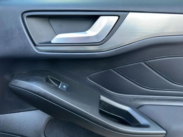 Ford Focus Titanium Wagon