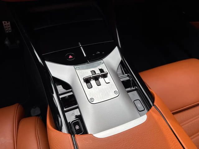 Ferrari Purosangue *Embleme*HiFi*PDC*Klima*Leder*