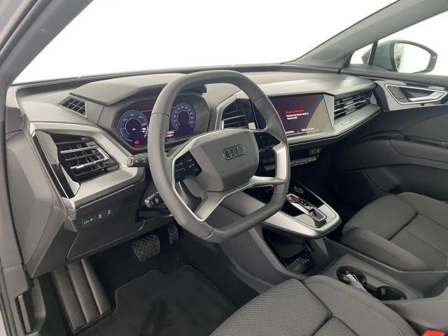 Audi Q4 e-tron Audi Q4 45 e-tron