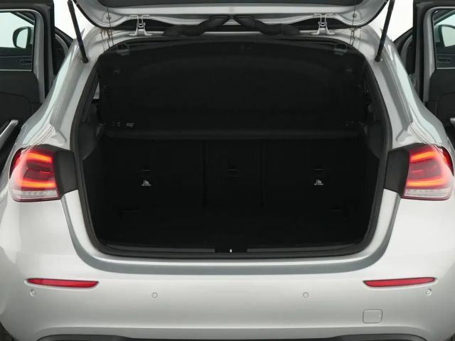 Mercedes-Benz A 180 Hatchback Luxury Line