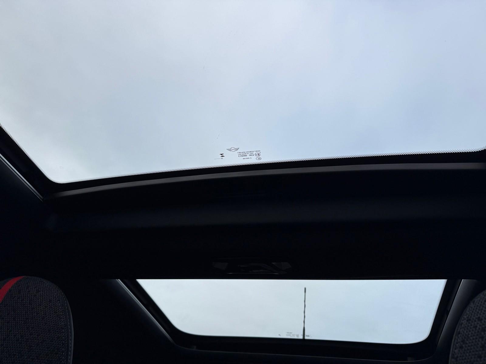 MINI Cooper John Cooper Works