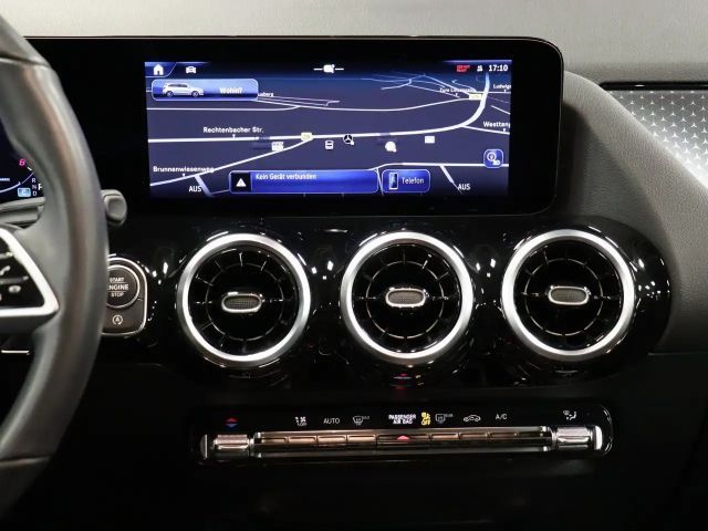 Mercedes-Benz B 200 Sedan