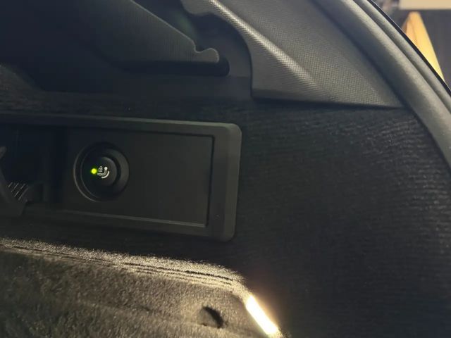 BMW 330 330e M-Sport xDrive