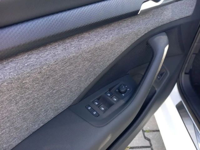 Skoda Superb 2.0 TDI Combi Selection