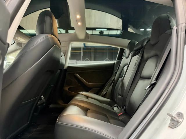 Tesla Model 3 AWD Long Range