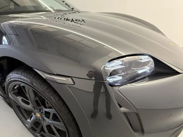 Porsche Taycan 4 Cross Turismo