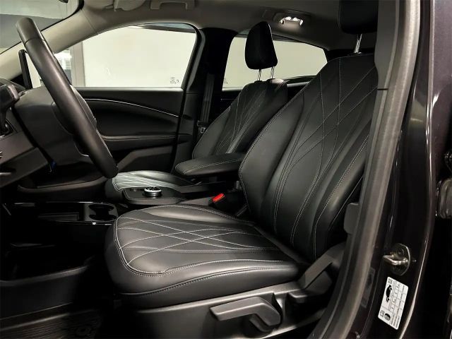 Ford Mustang Mach-E Premium Standard range