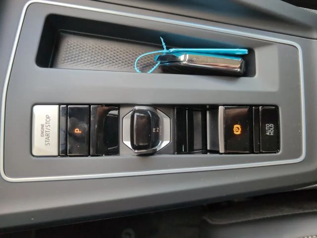 Volkswagen Golf Business DSG Variant