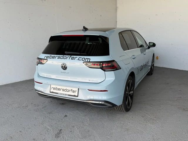 Volkswagen Golf DSG Style eHybrid