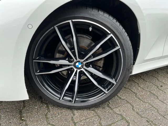 BMW 320 320d M-Sport Sedan xDrive