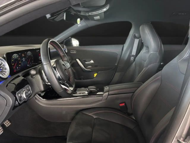 Mercedes-Benz CLA 200 AMG Line Shooting Brake