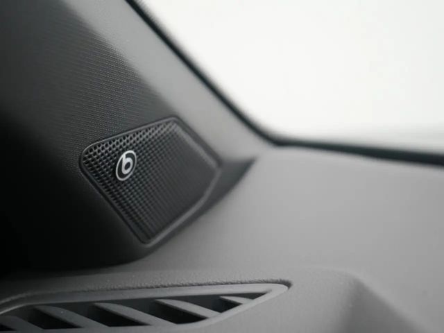 Volkswagen T-Roc R MATRIX AKRAPOVIC ACC DCC NAVI KAM SHZ