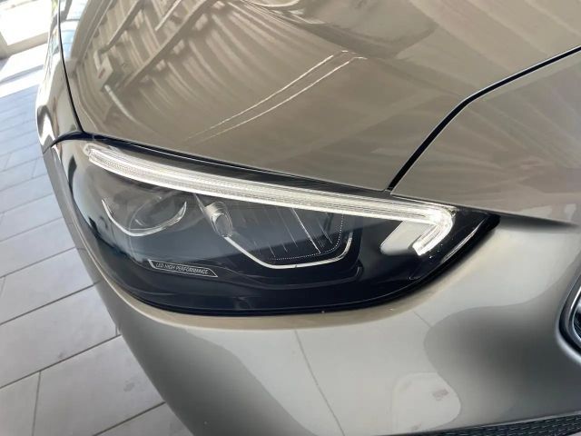 Mercedes-Benz C 200 AVANTGARDE Sedan