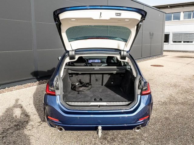 BMW 330 330e Touring