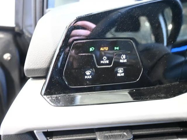 Volkswagen Golf Life Variant