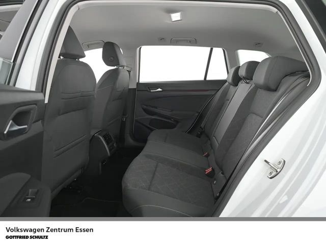 Volkswagen Golf Life Variant