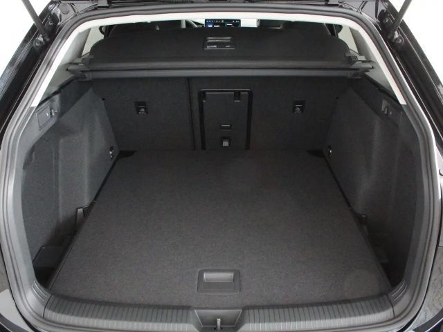 Volkswagen Golf Life Variant