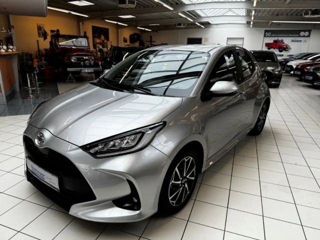 Tweedehands Toyota Yaris Hatchback Team D importeren
