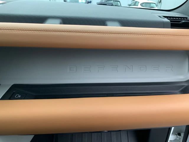 Land Rover Defender 110 AWD D300 Dynamic HSE