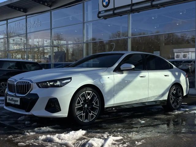 BMW 520 520d M-Sport Sedan