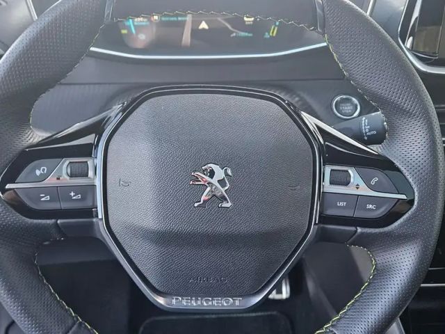 Peugeot E-208 GTPack Batterie digit. Cockpit SHZ Kamera