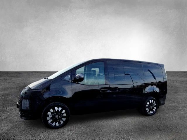 Hyundai Staria Signature