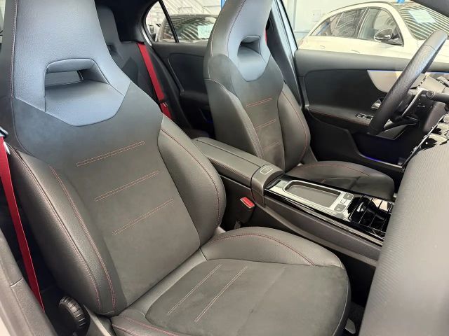 Mercedes-Benz A 35 AMG 4MATIC AMG Line