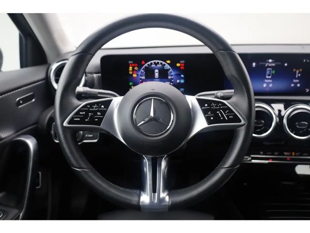 Mercedes-Benz A 200 Progressive