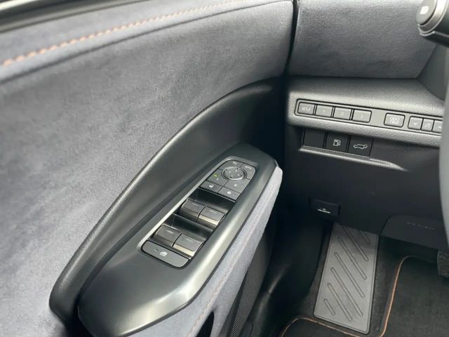 Lexus LBX 1,5 l, 136 PS CVT 4x2 5-Türer COOL Cool