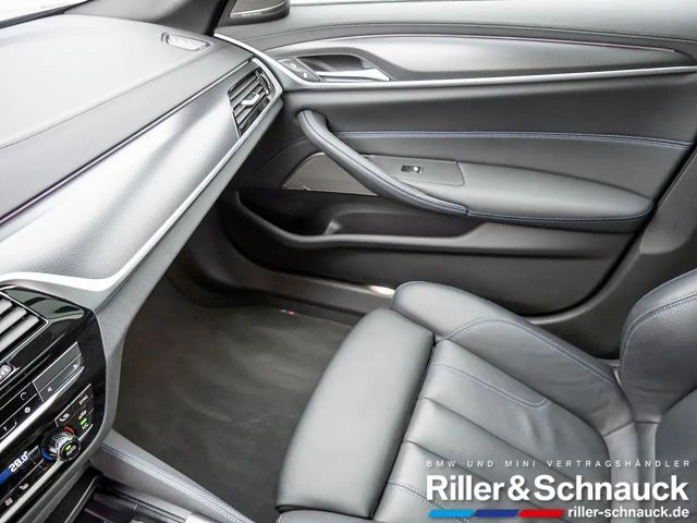 BMW 530 530d M-Sport Touring xDrive