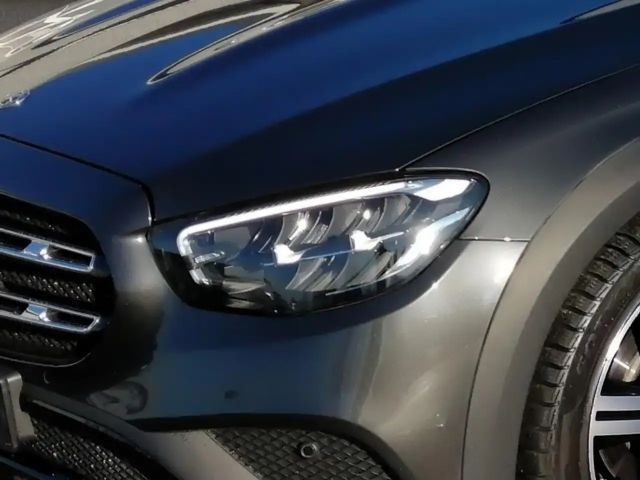 Mercedes-Benz E 200 4MATIC